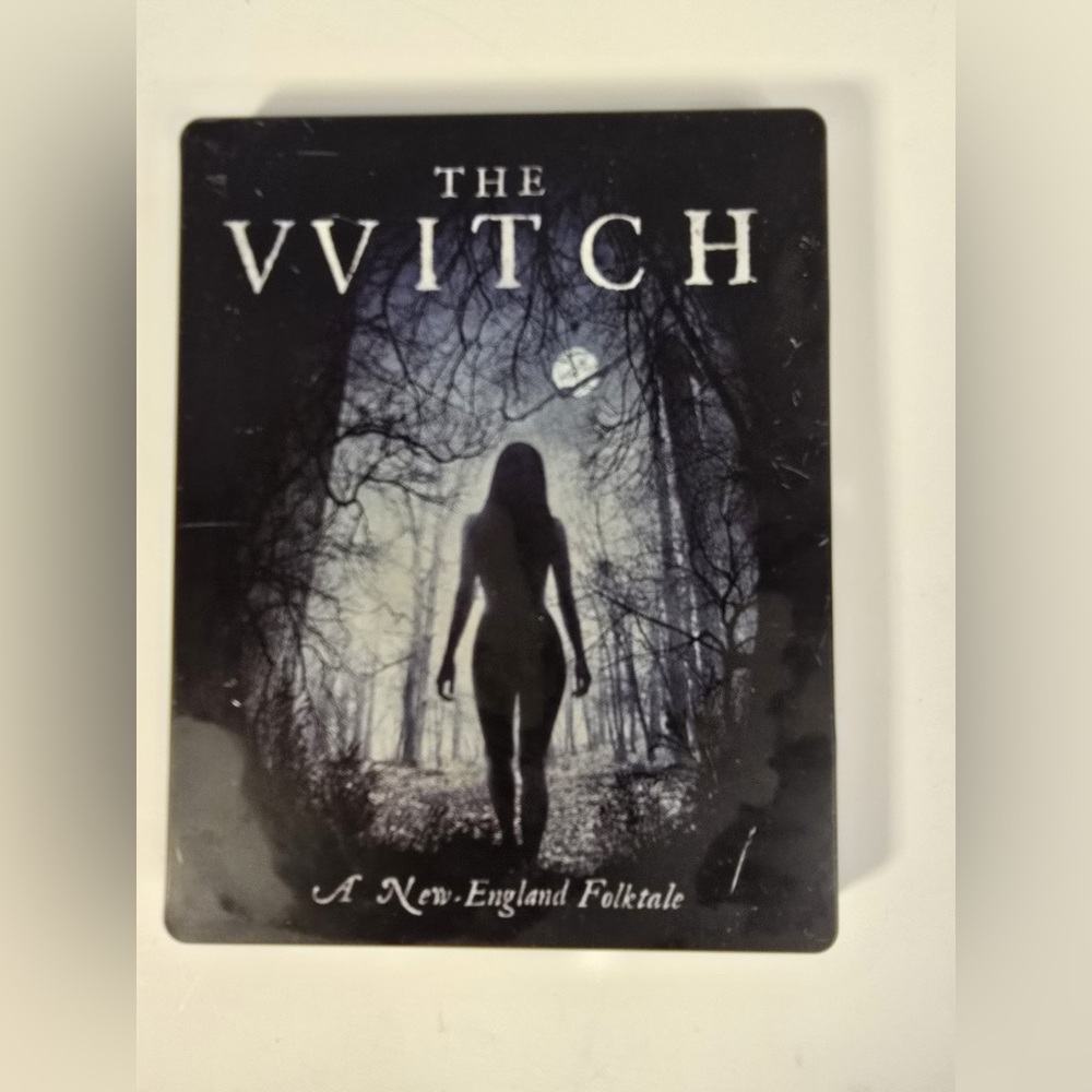 The Witch [Blu-ray + DVD + Digital HD] (Steelbook)